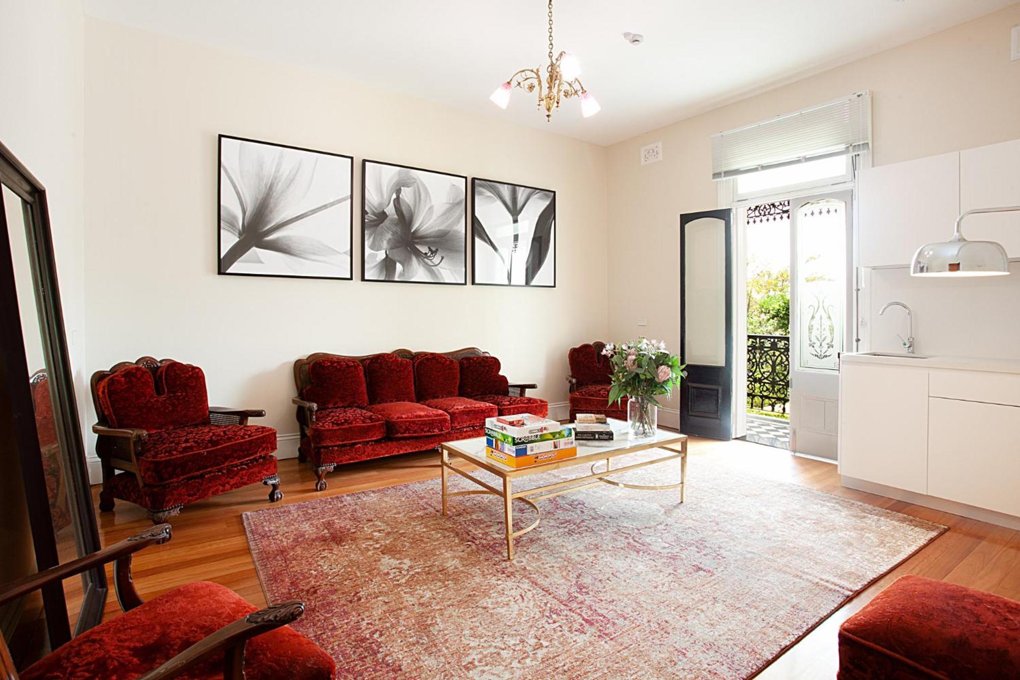 Beautiful In Heritage Building With Balcony Apartment Sydney