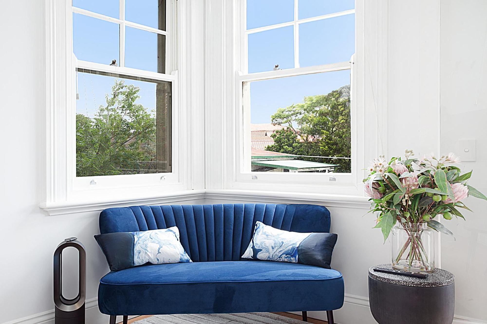 Apartment Beautiful In Heritage Building With Balcony Sydney